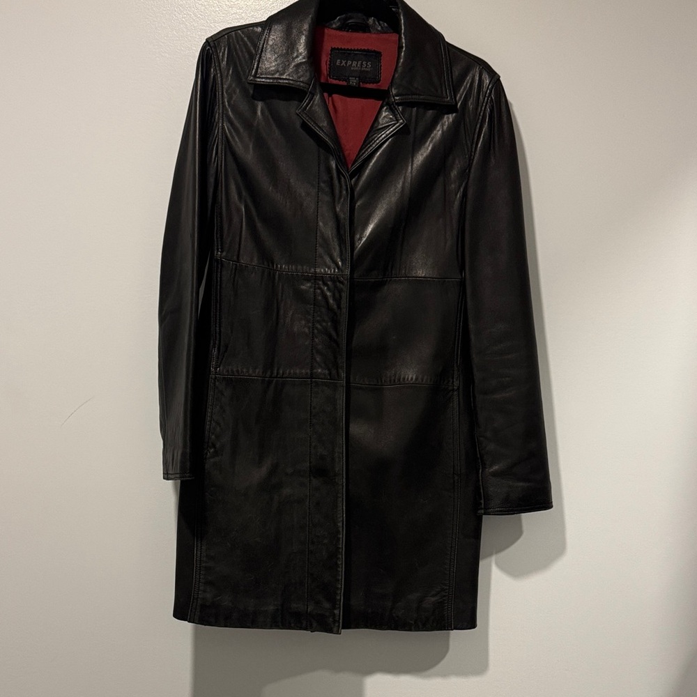 Vintage Women's Black Leather Jacket